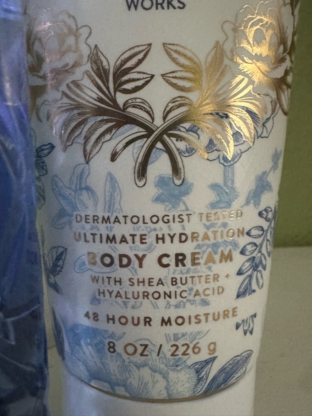 Bath & Body Works Dressed in White Blue Floral Body Wash & Cream Set - Picture 4 of 6